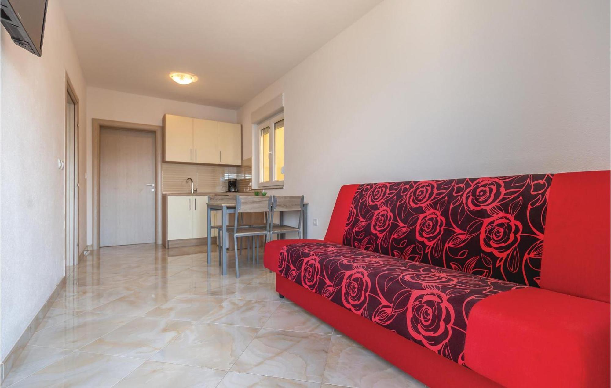 Nice Apartment In Krvavica With House Sea View Luaran gambar