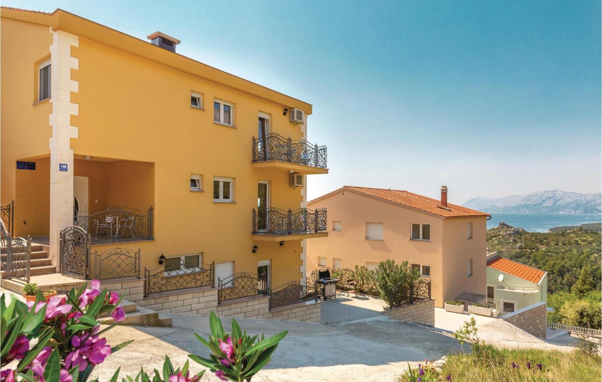 Nice Apartment In Krvavica With House Sea View Luaran gambar